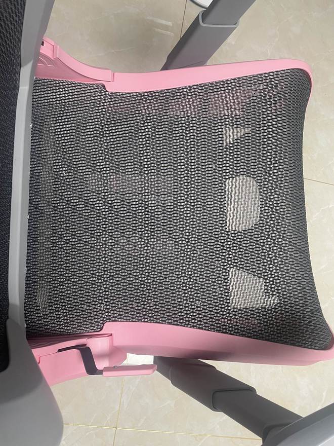 與眾不同的粉色電競椅--迪銳克斯AIR電競網椅初體驗